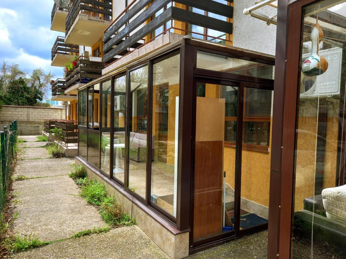 Lovely Nest With Glass Veranda Golden Sands Luaran gambar